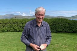 Antaine Ó Sé, iarcheannasaí Mheitheal Forbartha na Gaeltachta, ar shlí na fírinne