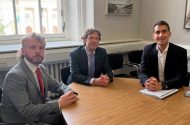 Cás do €62 milliún breise don teanga curtha i láthair an aire caiteachais phoiblí