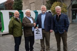 Súil go gcruthóidh oidhreacht duine de mhórstiúrthóirí Hollywood nasc níos láidre idir Cois Fharraige agus Maine