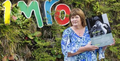 GRADAM: Helen Ní Shé le hinsealbhú i Halla na Laochra Raidió IMRO