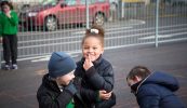 Áis nua le seoladh ag an Roinn Oideachais le tacú le tuismitheoirí a bhfuil a bpáistí ag foghlaim na Gaeilge
