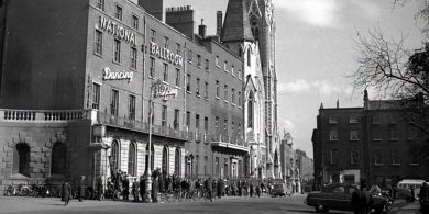 ‘An Stad’, an stair agus an scéal nár éist muid leis