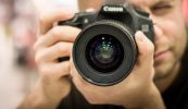 Cuairt ar World Press Photo: is fiú míle focal …