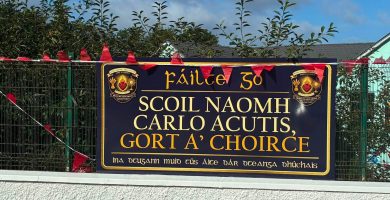 Ainm an Naomh Carlo Acutis á chur ar Scoil Ghaeltachta
