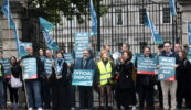 Stailc faoi lánseoil, an rialtas agus na ceardchumainn in adharca a chéile i gcónaí