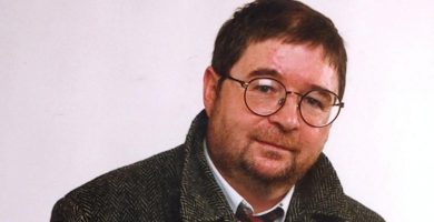 Tost agus faillí na n-údarás i gcás Martin O’Hagan do-mhaite