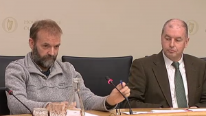 Ba chóir caitheamh le hídiú na héagsúlachta teangacha mar a chaitear le hídiú na bithéagsúlachta – sochtheangeolaithe