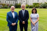 Fáilte curtha ag an Aire Oideachais roimh chúrsa bunmhúinteoireachta nua trí Ghaeilge i gCorcaigh