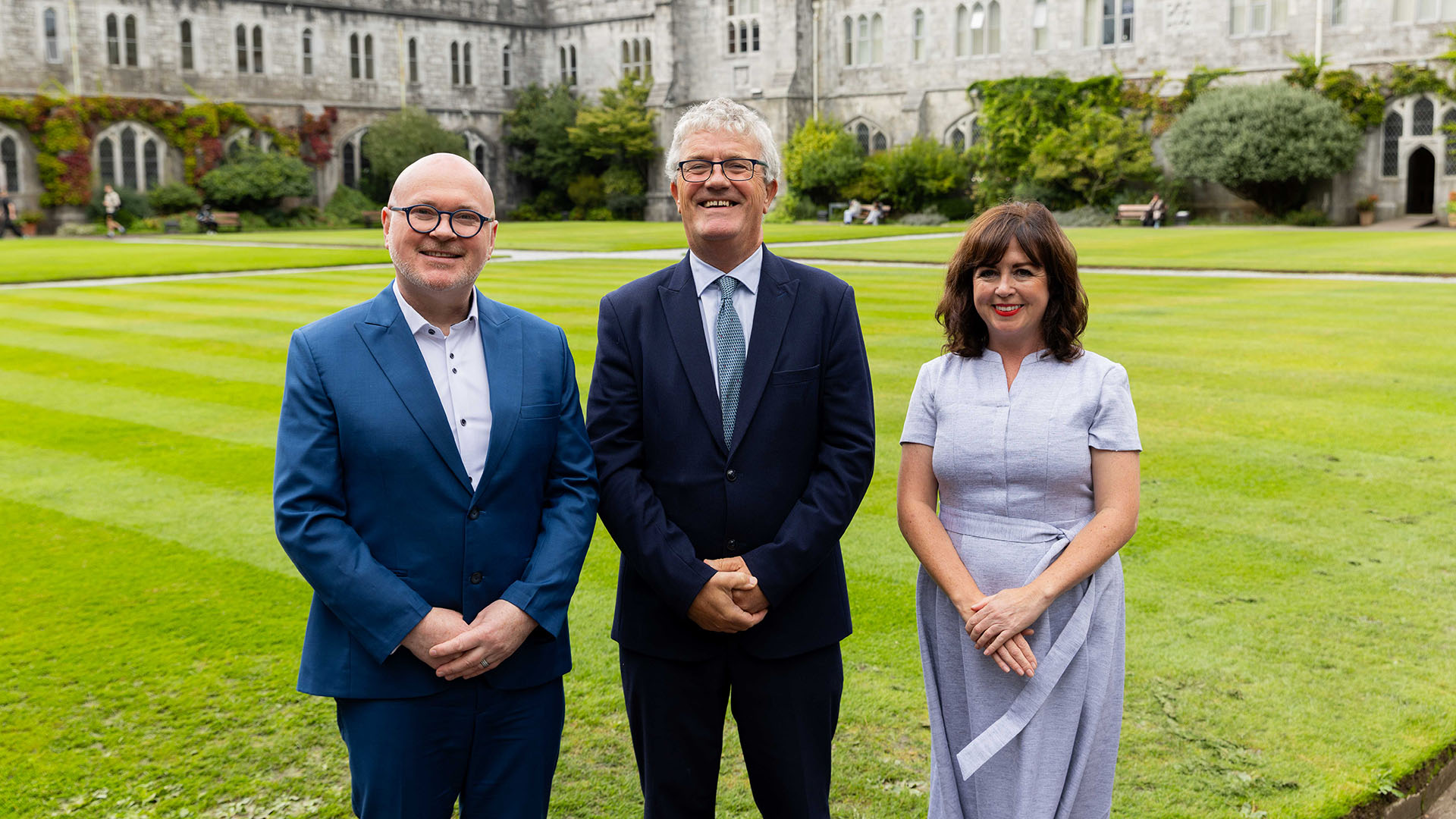 Fáilte curtha ag an Aire Oideachais roimh chúrsa bunmhúinteoireachta nua trí Ghaeilge i gCorcaigh