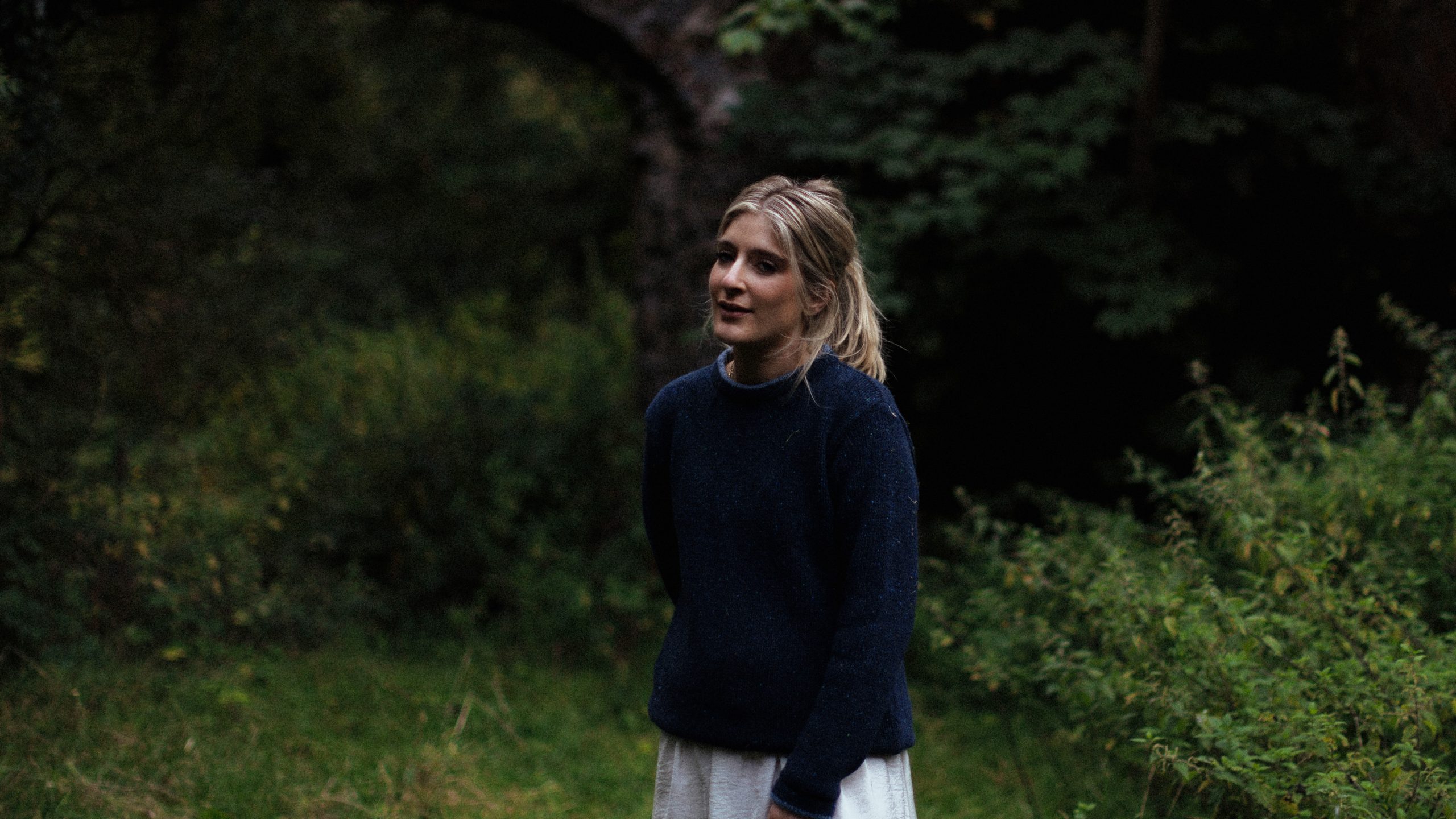 ‘Bíonn mé i gcónaí ag lorg na mná dána sin atá in ann imeacht in aghaidh an tslua’ – Doireann Ní Ghlacáin