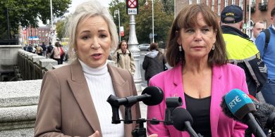 Má thagann na hinstitiúidí polaitiúla slán i ndiaidh eachtraí Dhroim Crí, beo ar éigean a bheidh siad