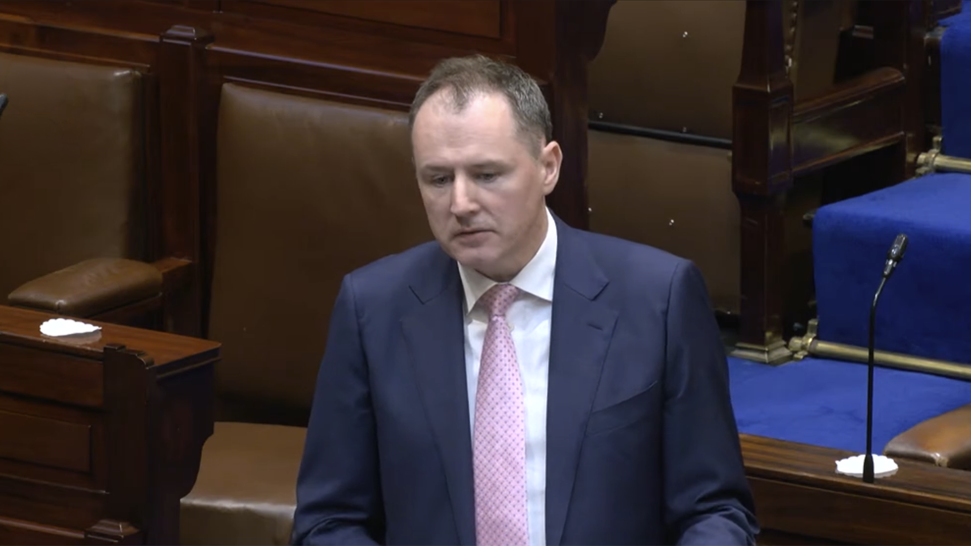 ‘Triail, de chineál’ é Béarlóirí a chur ar chomhairle lucht féachana TG4 – an t-aire stáit cumarsáide