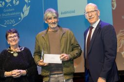 GAILEARAÍ: Gradaim Foilsitheoireachta an Oireachtais bronnta ag ócáid sa Taibhdhearc