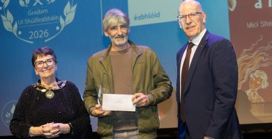 GAILEARAÍ: Gradaim Foilsitheoireachta an Oireachtais bronnta ag ócáid sa Taibhdhearc