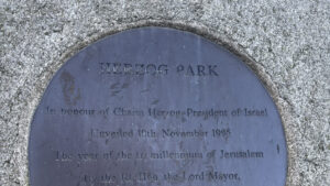 BAILE ÁTHA CLIATH: Ní chuirfeadh an dlí teanga bac ar athainmniú Pháirc Herzog i mBaile Átha Cliath – An Coimisinéir Teanga