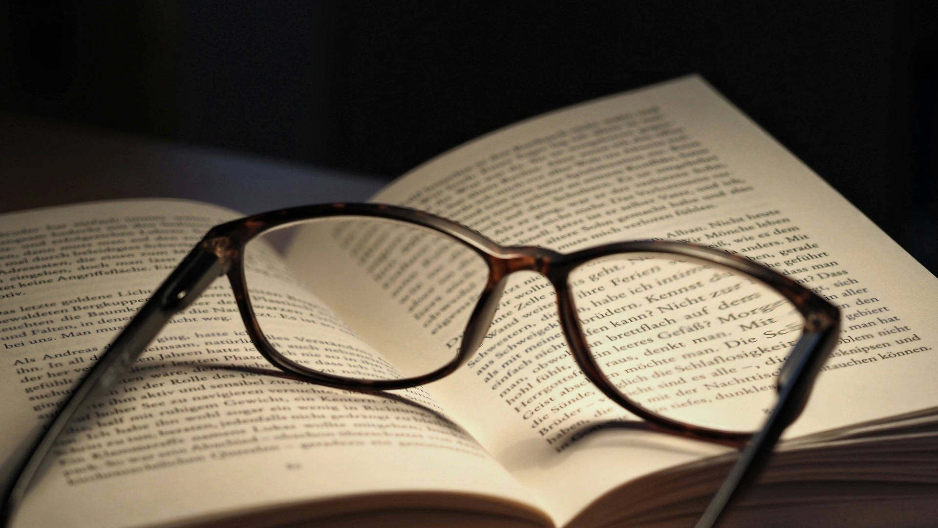 Leagtha amach ag abairt chiotach? Cuir fios ar na póilíní gramadaí…