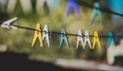 An tábhacht a bhíonn le teideal maith: staidéar beag ar fhigiúirí díolacháin