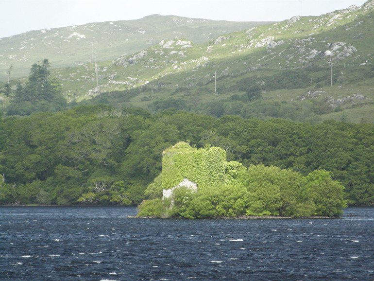 An caisleán ar Loch Bhaile na hInse/Chris Evans