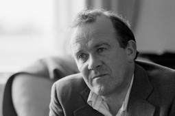 Fáilte roimh chách chuig ceiliúradh ar líne ar Bhreandán Ó hEithir