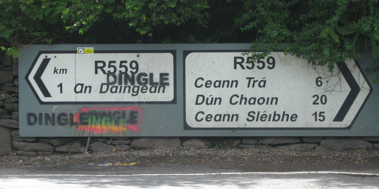 Dingle-An_Daingean_graffiti