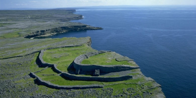‘Dul chun cinn ar bith’ déanta ag an OPW i dtaobh ‘áit pháirceála shábháilte’ ag Dún Aonghusa