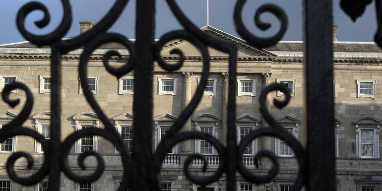30/01/2014. Dublin Scenes - Weather. Pictured Leinster House in Dublin this afternoon looking through the gates. Met Eireann issued a weather warning for the comming weekend. Photo: Sam Boal/Photocall Ireland