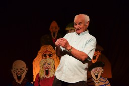 ‘Chreid an lucht féachana i pé carachtar a chuir Petie os a gcomhair’ – an t-aisteoir aitheanta Peadar Ó Treasaigh ar shlí na fírinne