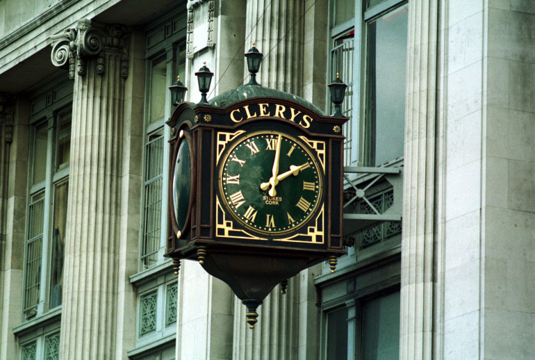 CLERY'S CLOCK AT CLERY'S DEPARTMENT STORE ON O'CONNELL ST., DUBLIN. 15/6/1998 Photo: RollingNews.ie