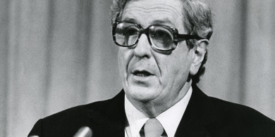 CÁIPÉISÍ STÁIT 1984: Treoir don Údarás fanacht glan ó fheirmeacha éisc