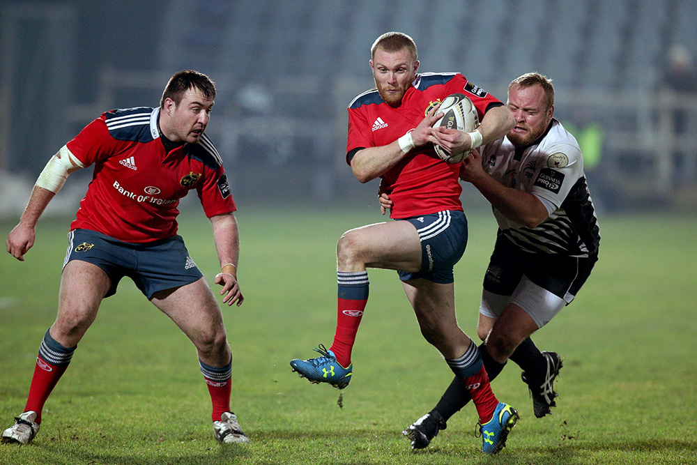 Keith Earls tackled by Dario Chistolini 10/1/2015