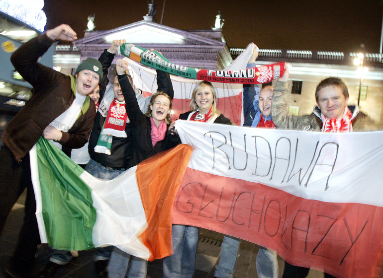 19/11/2008 Polish fans. Polish and Irish fans are pictured together on O'Connell Street getting ready for the Ireland vs. Poland international friendly football match tonight at Croke Park. Photo. Mark Stedman/RollingNews.ie