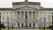 Mol lárnach bunaithe le seirbhís aistriúcháin a chur ar fáil do 150 comhlacht poiblí
