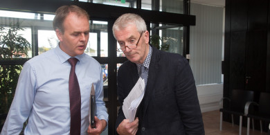 Bíodh cead againn na doiciméid tairisceana nua a fheiceáil – lucht feachtais Árann
