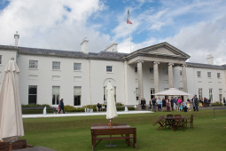 Fianna Fáil le hiarrthóir uachtaránachta a roghnú agus cruth ag teacht ar an rás