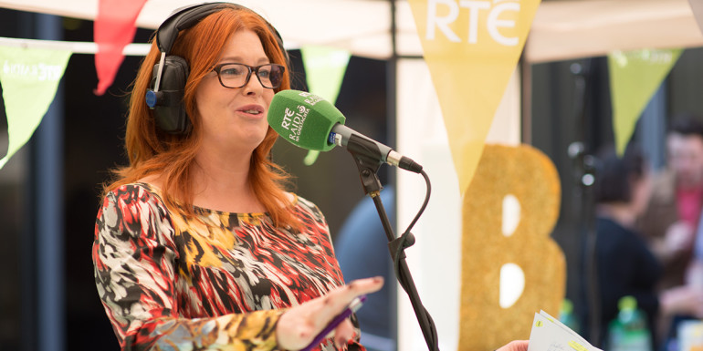 REPRO FREE - Bláthnaid Ní Chofaigh celebrates the final programme of her award-winning radio show Bláthnaid Libh on RTÉ Raidió na Gaeltachta with a barbecue and live show in the courtyard, RTÉ Radio, on Saturday 28 May. The show was awarded Best Radio Show at the Oireachtas Media Awards earlier this month.