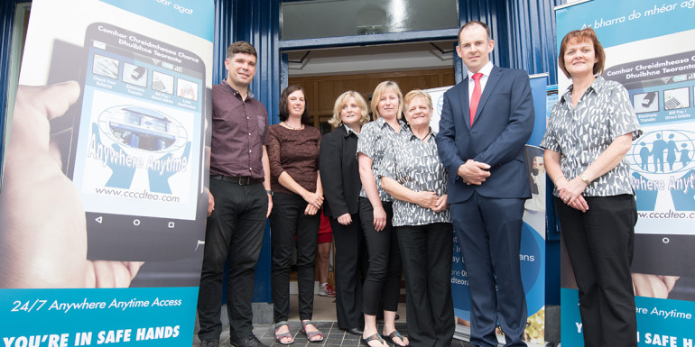 Eamon Fitzmaurice with Ruth Uí Ógáin, Sharon Hickey, Siún Dowd O'Connor, Anne Curran, Micheál Ó Cinnéide and Maireád Sheehy (Dingle Credit Union) lunching of the Credit Union Mobile App in Dingle.