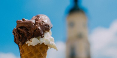 Seo linn go dtí tír na mBrunchannaí! Nó, b’fhéidir tír an Chornetto…