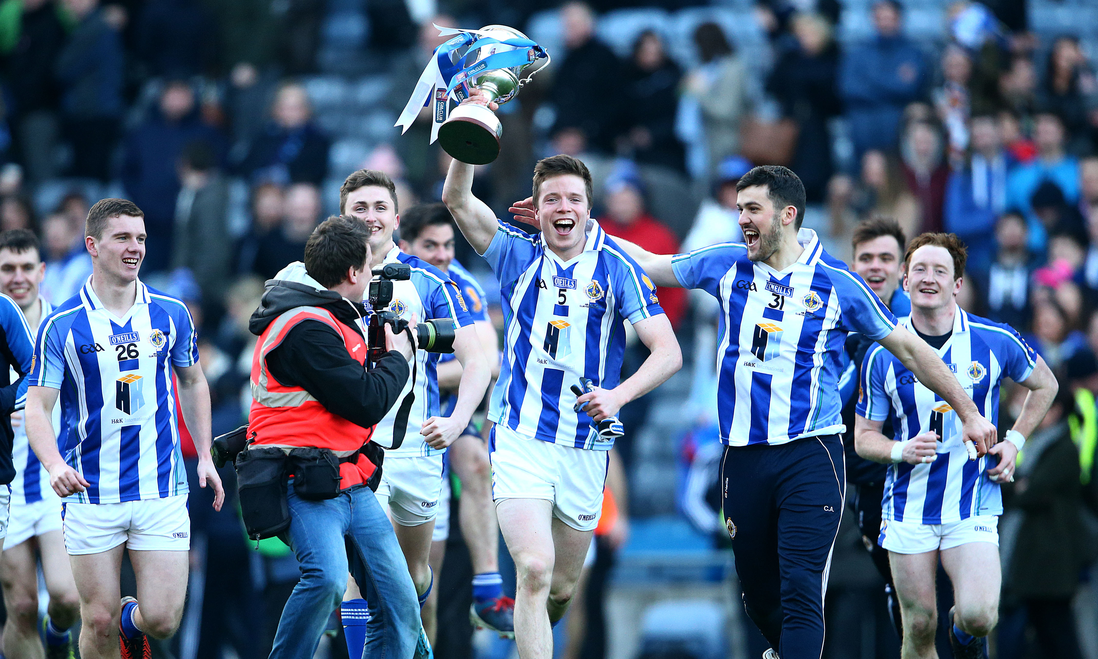 AIB GAA Football Senior Club Championship Final, Croke Park, Dublin 17/3/2016 Ballyboden St. Enda's vs Castlebar Mitchels Robbie McDaid and Ballyboden St. Enda's players celebrate with the cup after the game Mandatory Credit ©INPHO/Cathal Noonan