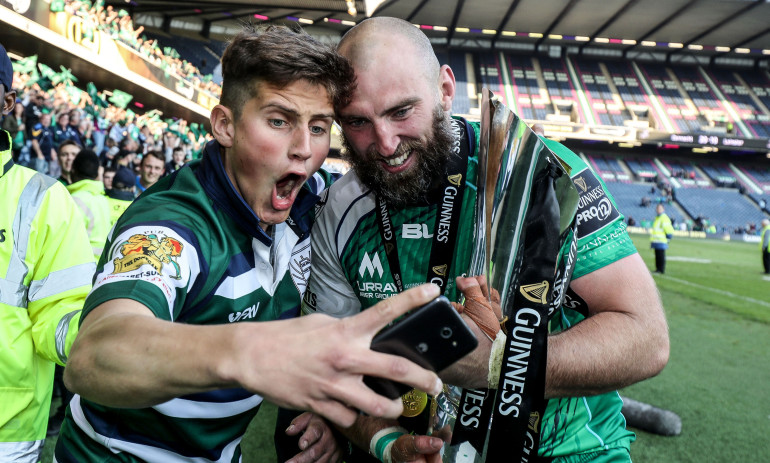 John Muldoon celebrates with the fans 28/5/2016