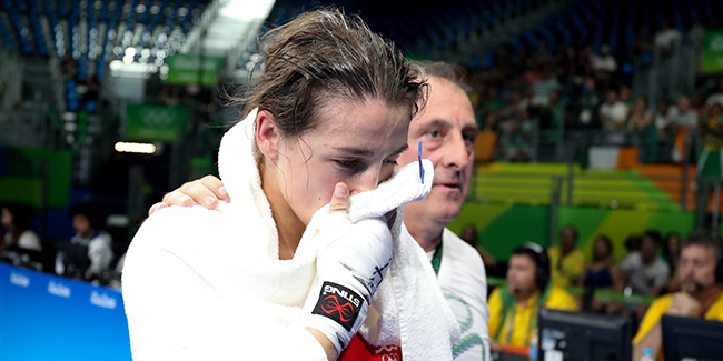 Katie Taylor dejected after losing her fight 15/8/2016