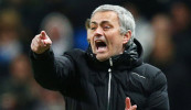 Bata agus bóthar tugtha ag Manchester United do José Mourinho