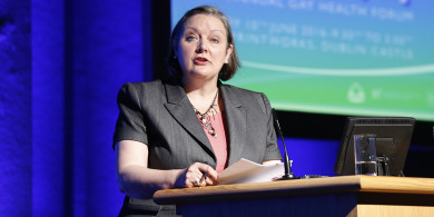Marcella Corcoran Kennedy le moladh, ach cad is fiú plean breá gan cur leis?
