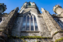 Deis foghlaim faoi ainmniú sráideanna agus eastát ar chúrsa nua Gaeilge in Ollscoil na Gaillimhe