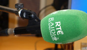 Deireadh á chur ag Raidió na Gaeltachta agus RTÉ le ceannlínte nuachta Gaeilge san oíche