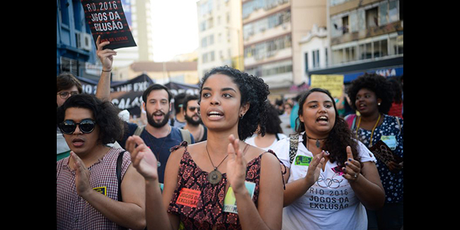 Rio de Janeiro - Manifestantes contrários às Olimpíadas Rio 2016 protestam próximo ao estádio do Maracanã, palco da abertura do evento (Tomaz Silva/Agência Brasil)