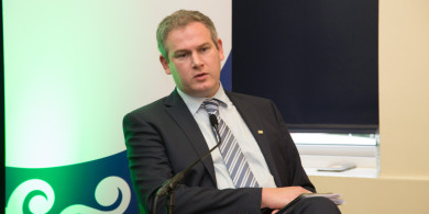 Beagnach €720,000 fógartha do Scéim na gCúntóirí Teanga