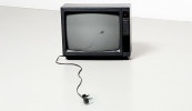 Cén fáth na fógraí Béarla go léir ar TG4? Níl a fhios agam céard é an solution…